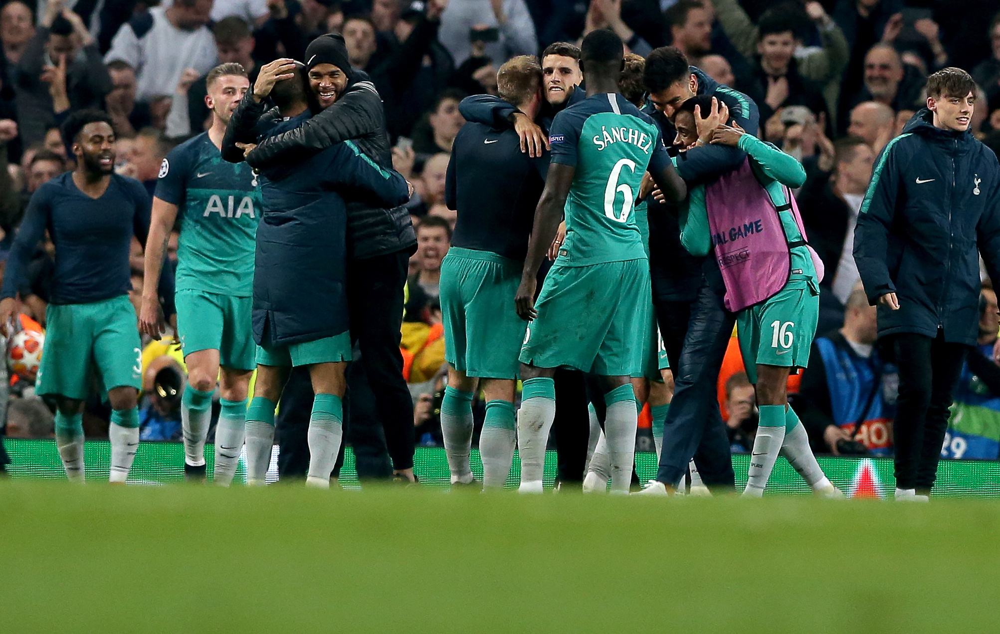 开云体育登录-瓦伦西亚连胜，晋级欧冠半决赛