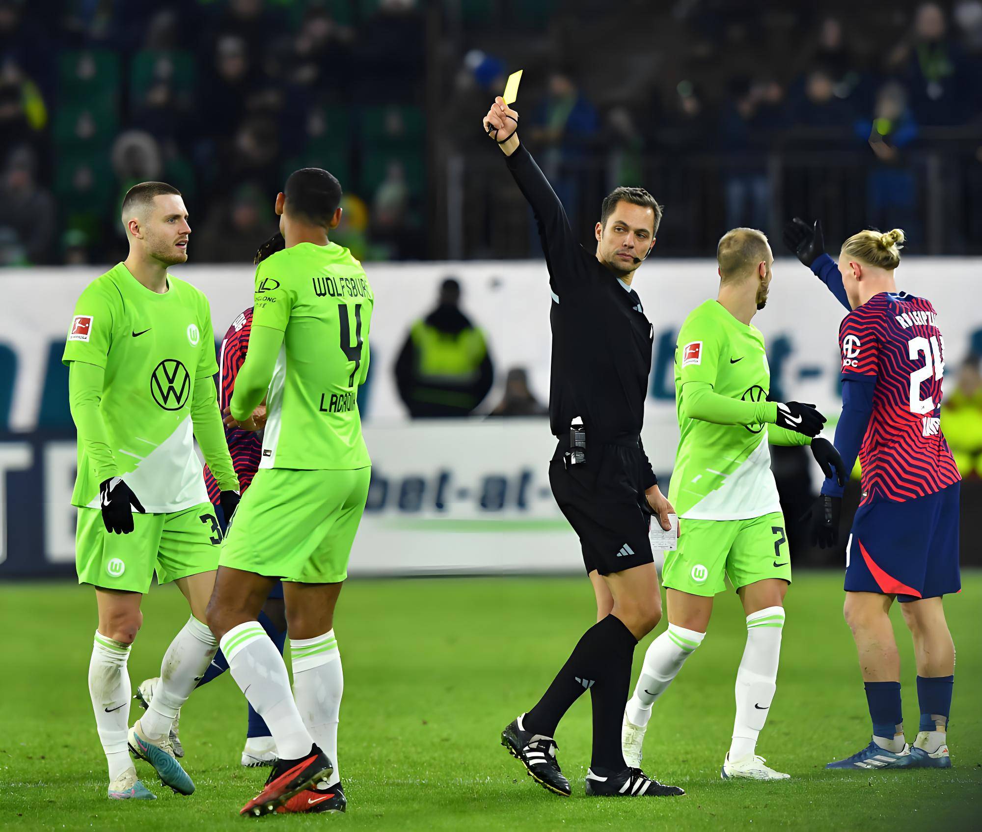 沃尔夫斯堡主场失利，球队需总结失败迎接下场比赛