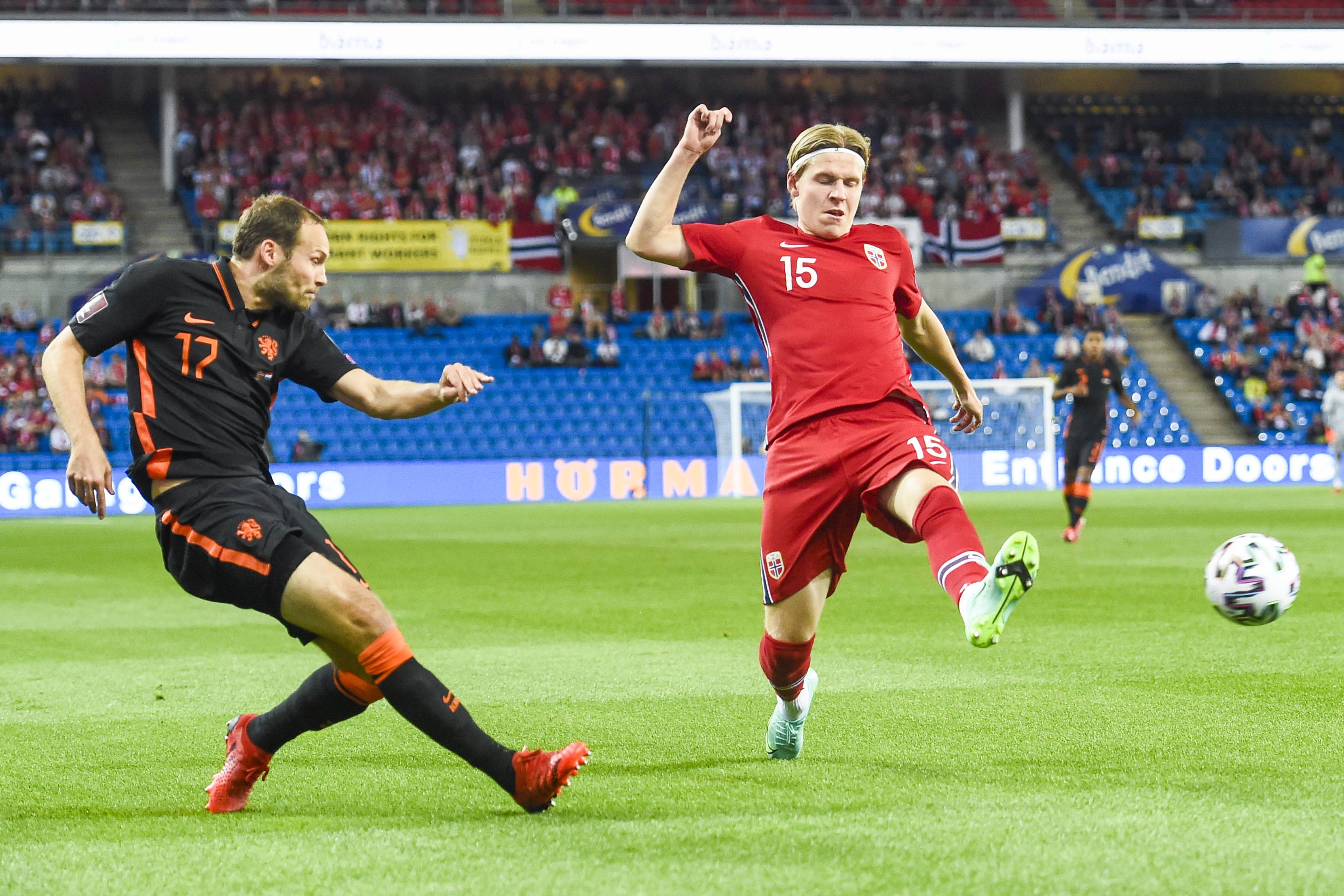 包含西班牙战平挪威，领先优势缩小一步的词条