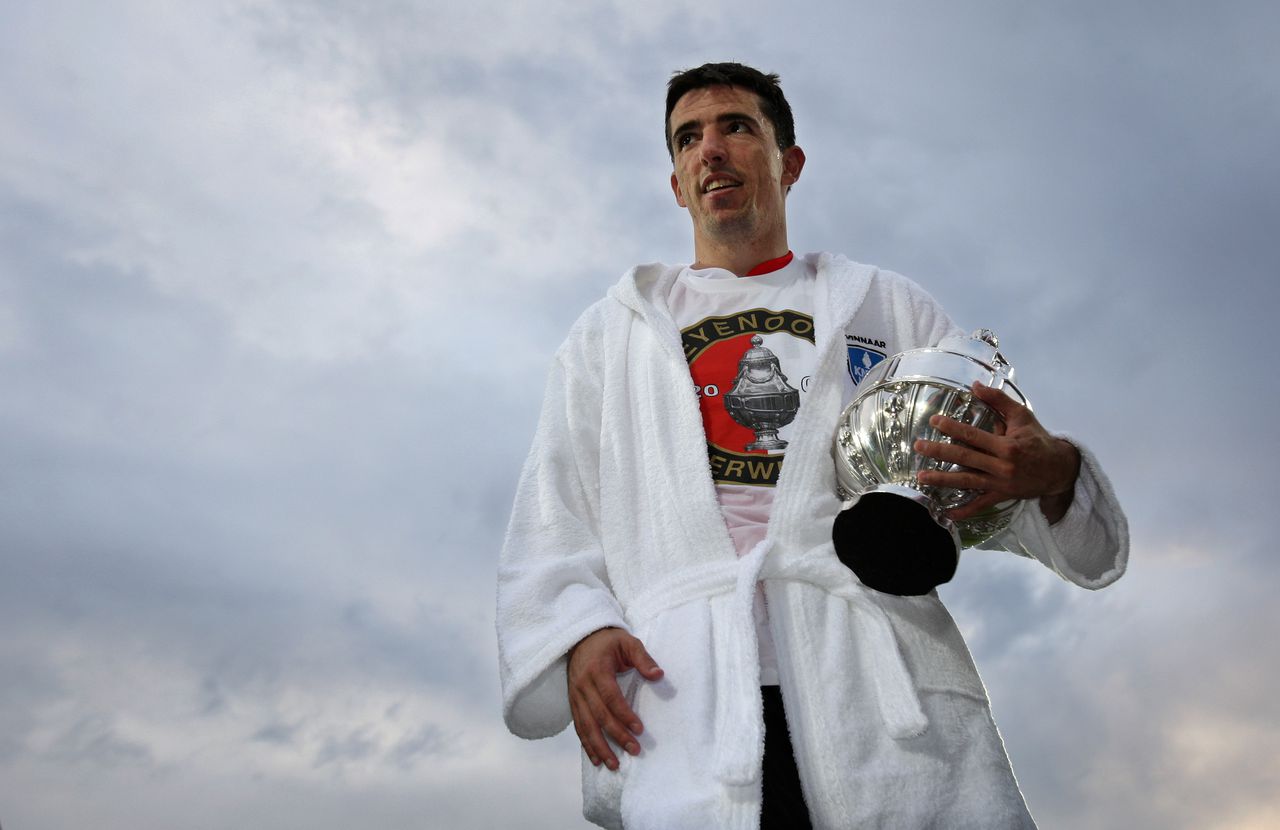 开云体育app-荷甲足球场上主席，精研营造球迷文化的简单介绍