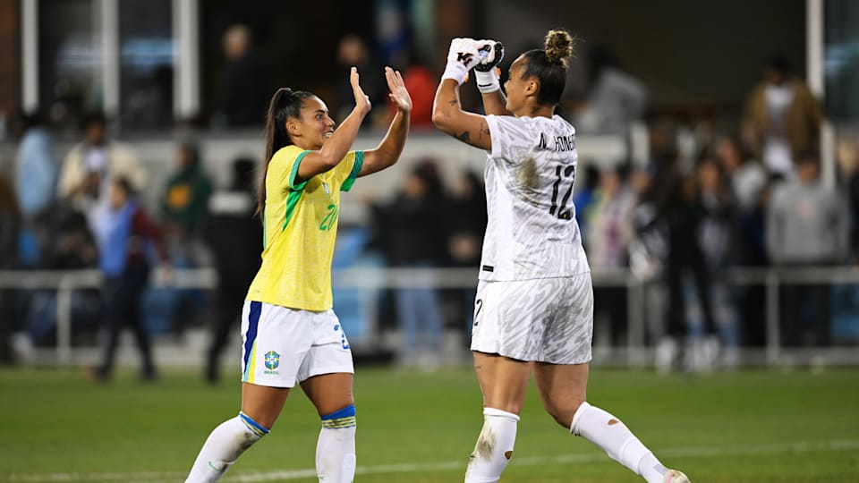 巴西女足运动员积极备战比赛