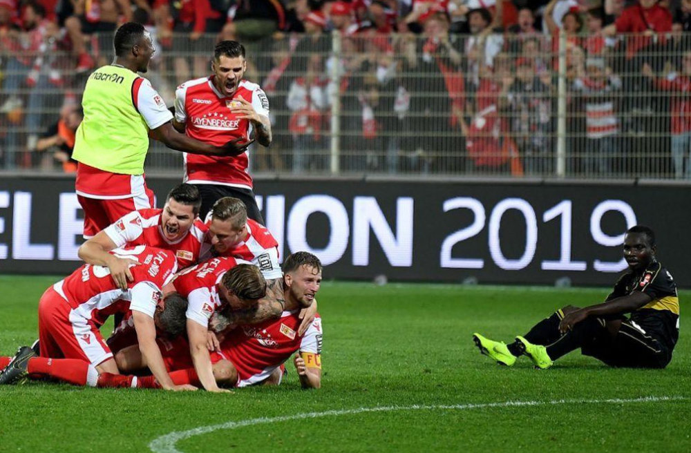 包含柏林赫塔遭遇两连败，战绩波动频繁的词条