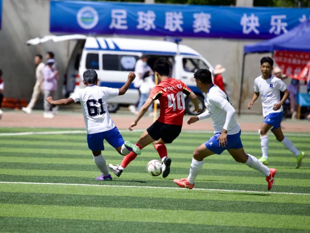 包含云南高原球员从容取胜，与对手激战收官的词条