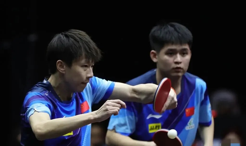 开云体育入口-队员相互配合默契，攻守平衡势均力敌的简单介绍