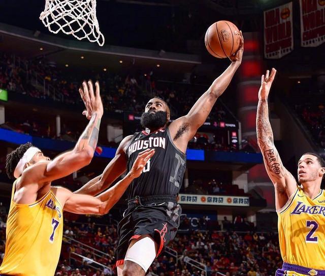 G2翻盘V5，Tarzan开启传奇时刻激烈交锋入围赛，点燃全场激情的简单介绍