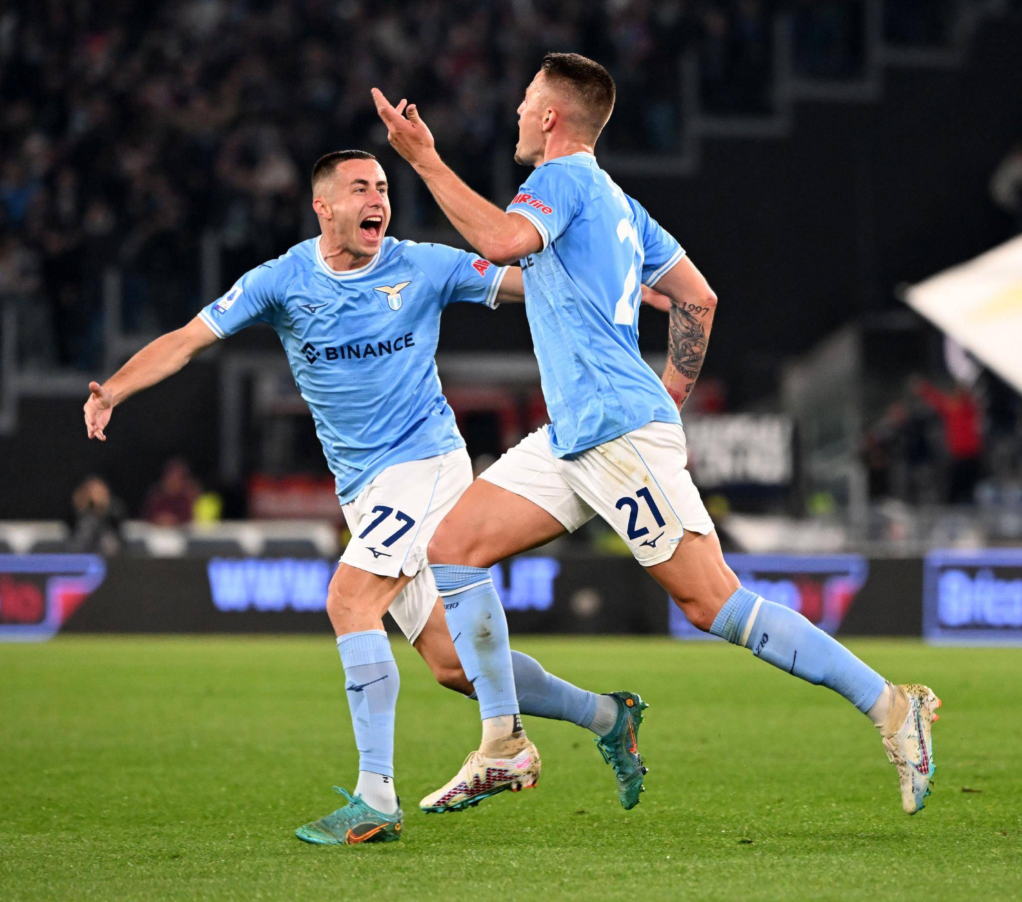 开云体育app-高潮迭起！国际足球赛事精彩不断