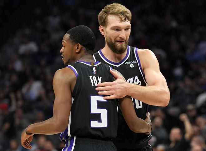 包含国王队内部出现不和，竞争者相互扯证的词条