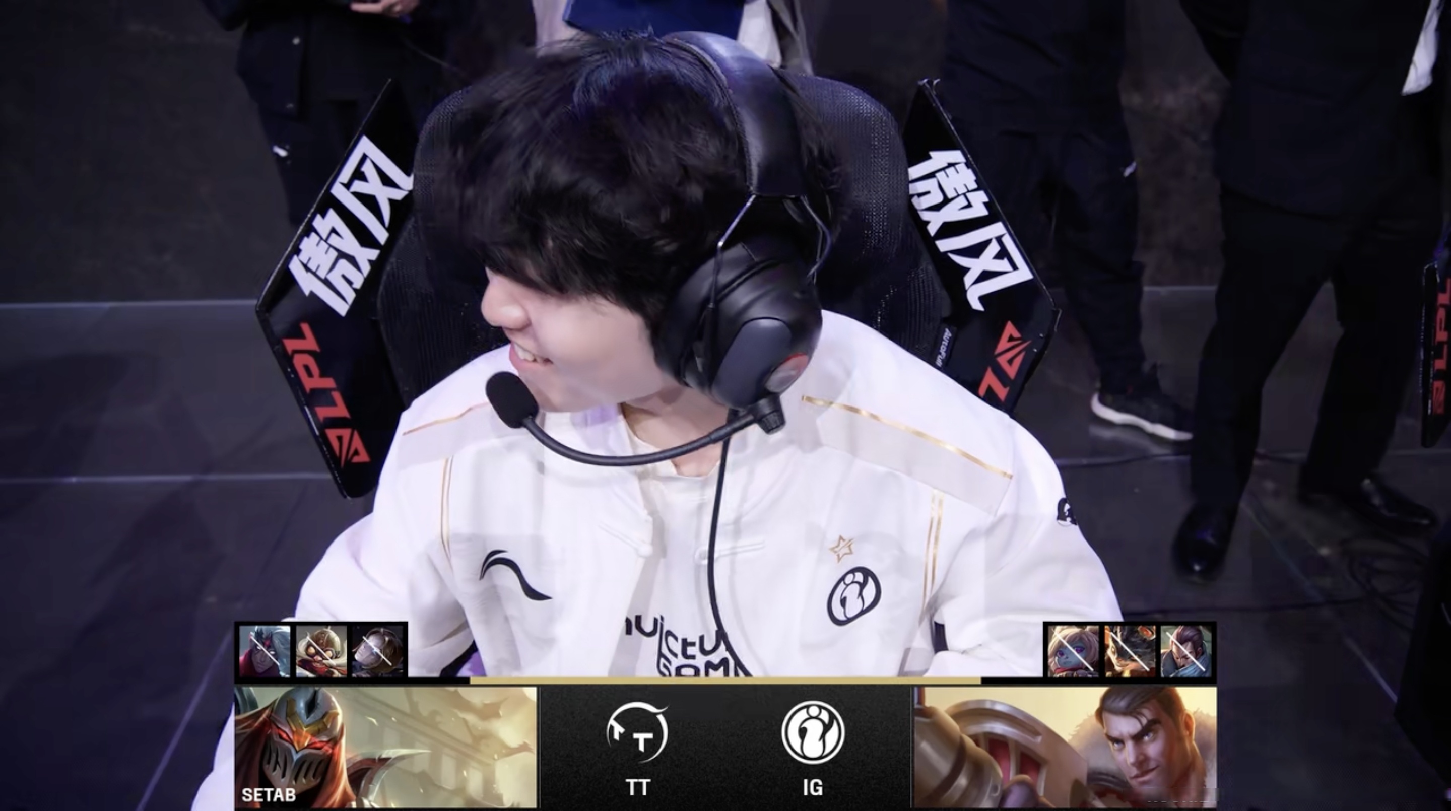 开云体育官网-SHR翻盘LGD，Deft团战一打五峡谷大战淘汰赛，点燃全场激情