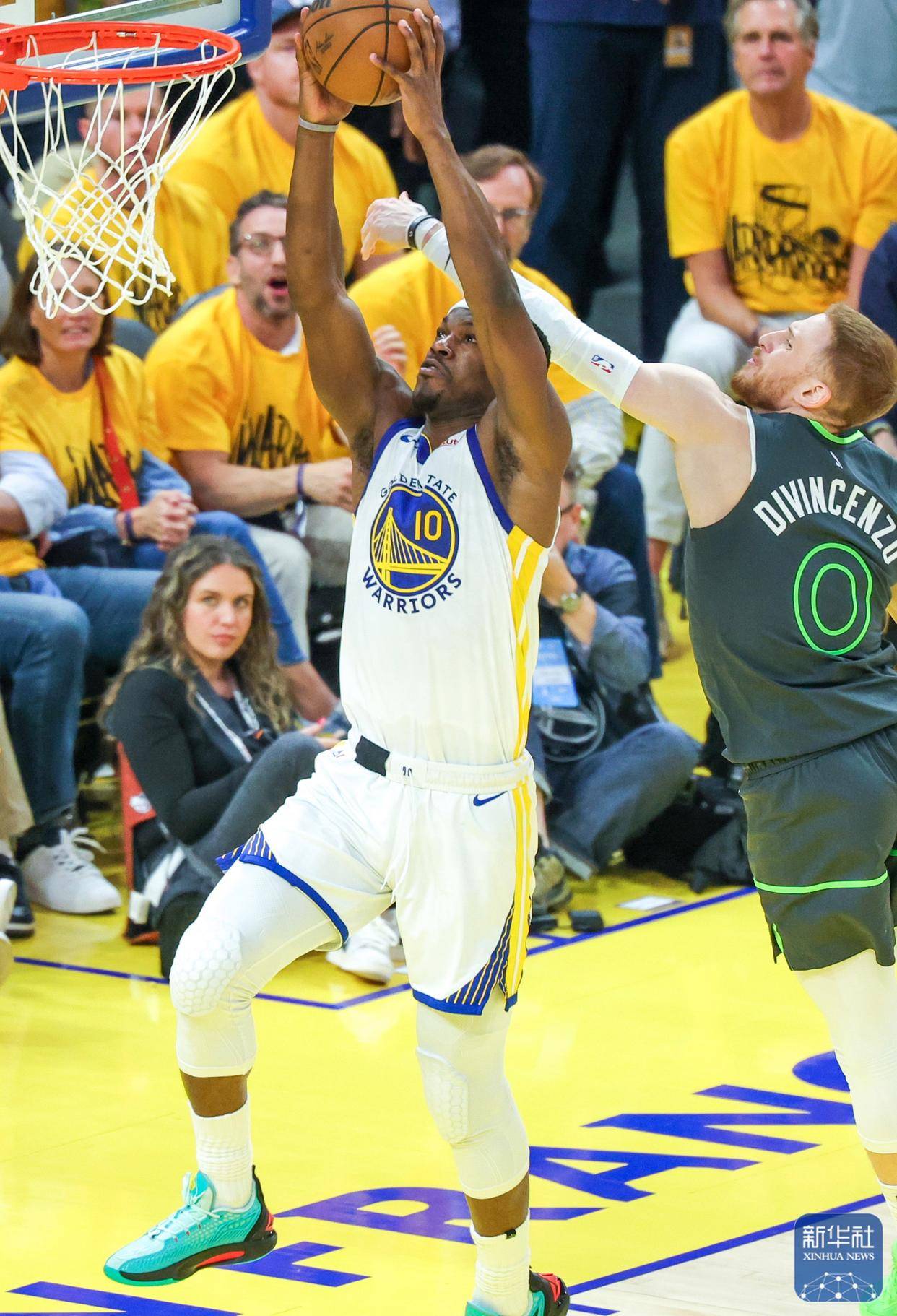 森林狼击败开拓者，晋级季后赛下一轮