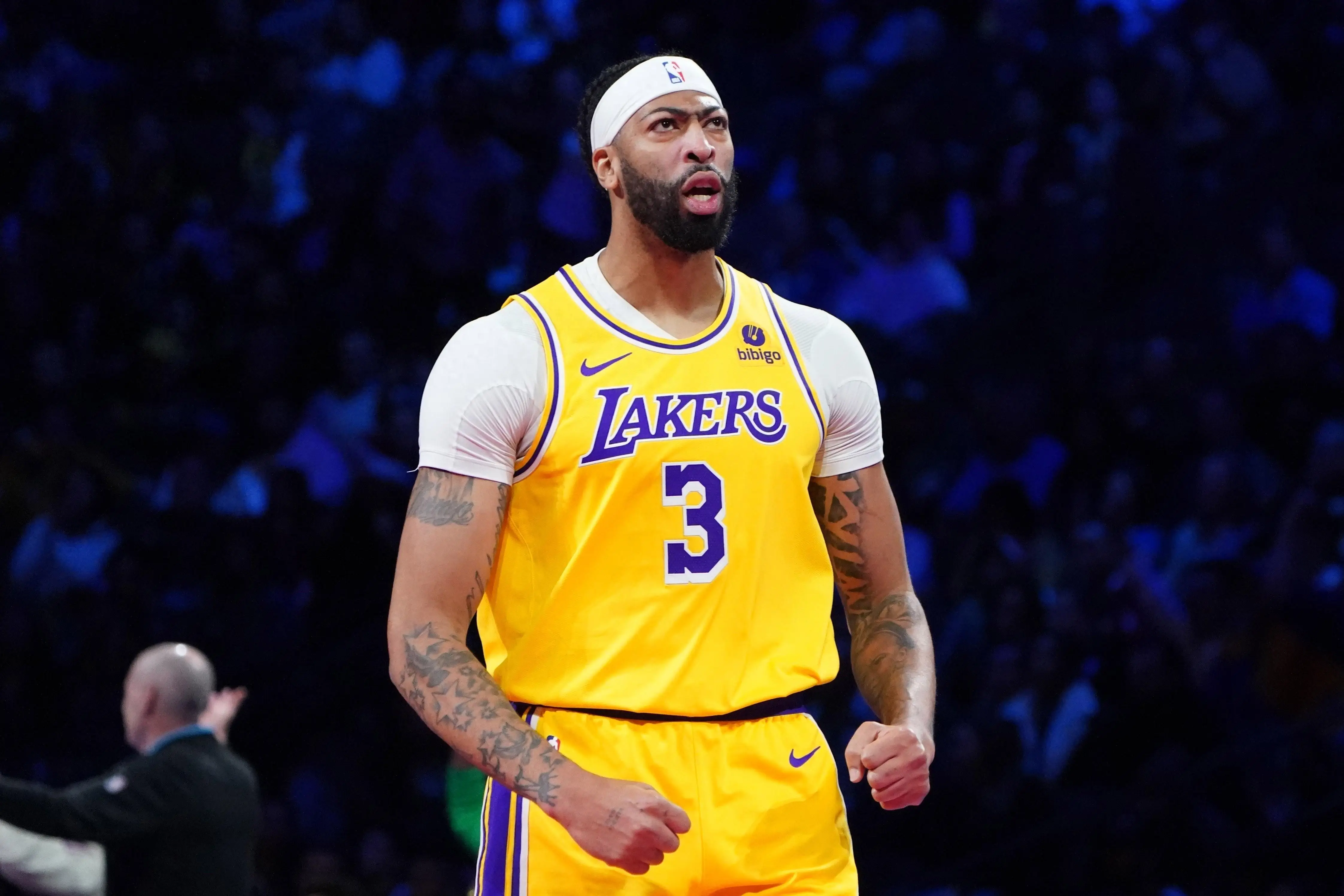 湖人轻取马刺，浓眉33分制胜