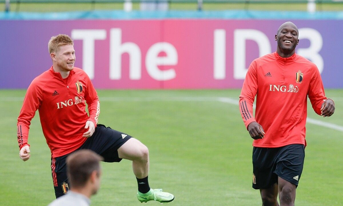 比利时2-0战胜芬兰，小组出线