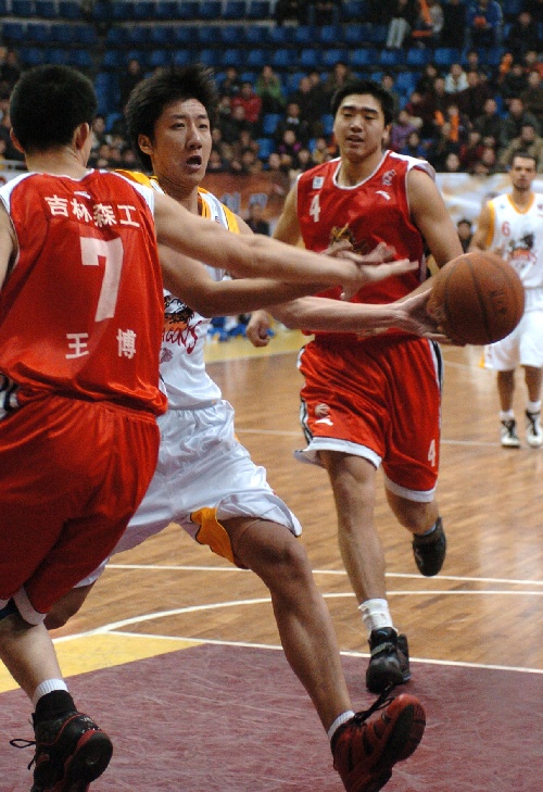 韩国篮球职业联赛球队调整战术，寻求突破