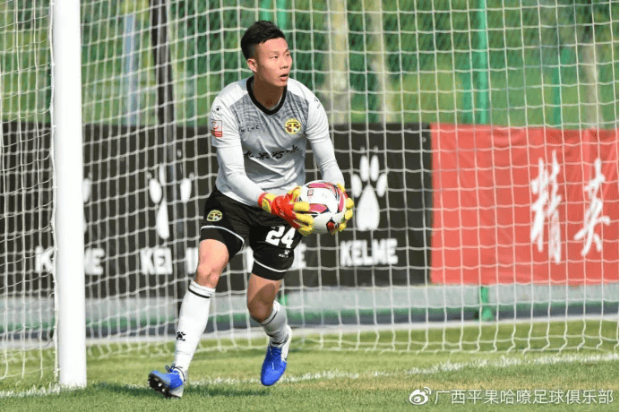 包含国内足球联赛风云际会，选手个个实力强的词条