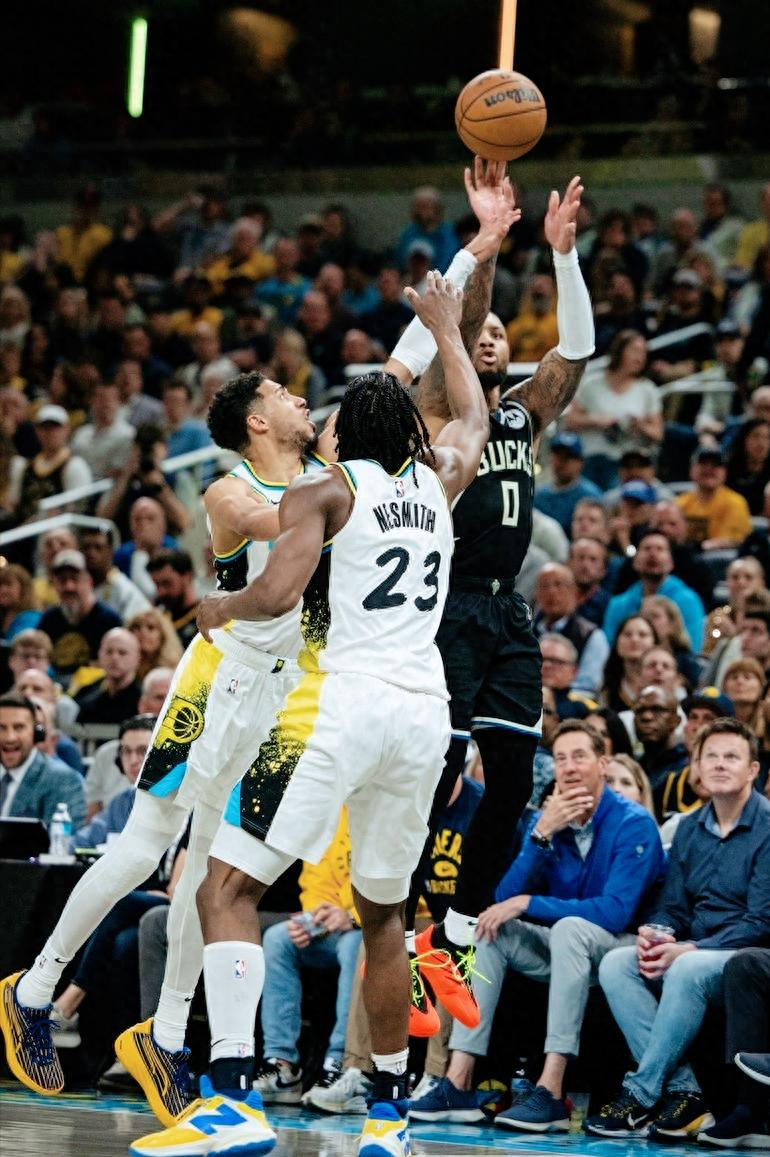 76人再胜雄鹿，东部决赛提前锁定机会