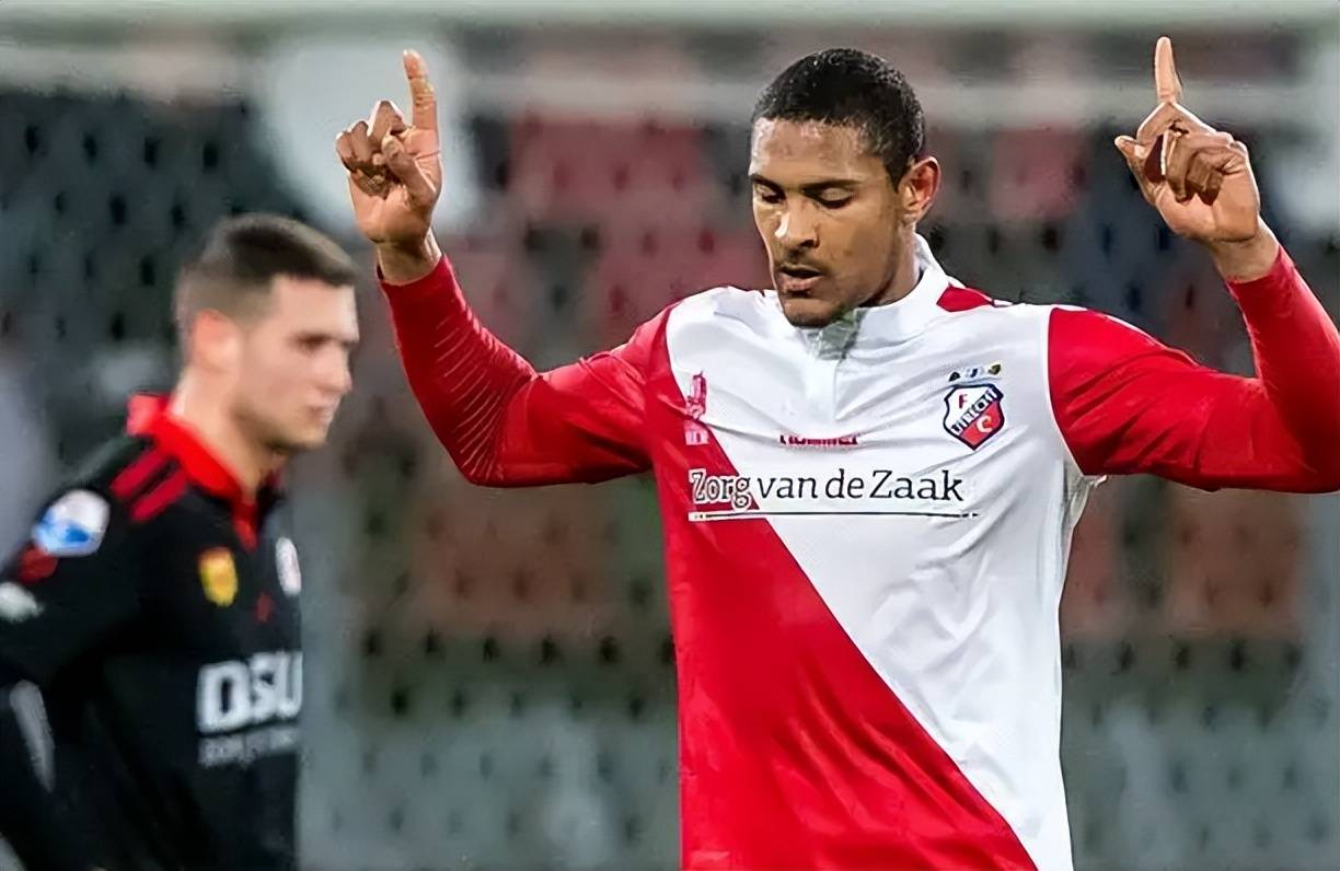 欧联杯资格赛强敌初现球队集结备战