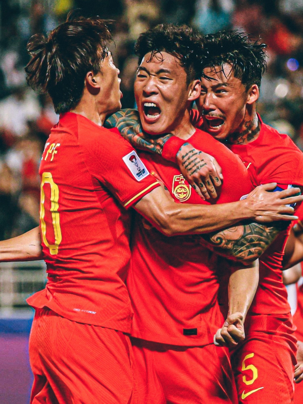 关于球队踢出团队合作精神，相互配合默契的信息