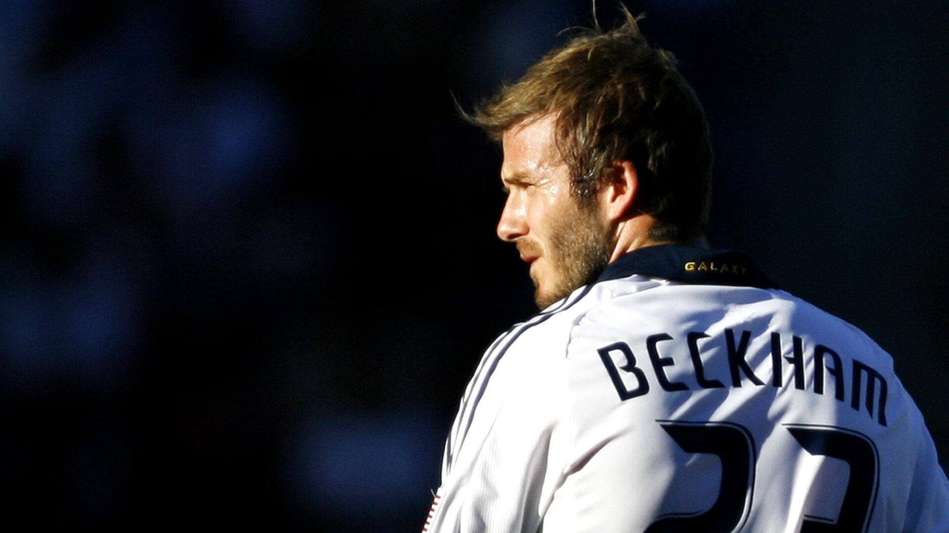 开云体育登录-冰封与烈焰，德罗赞的淬火之夜