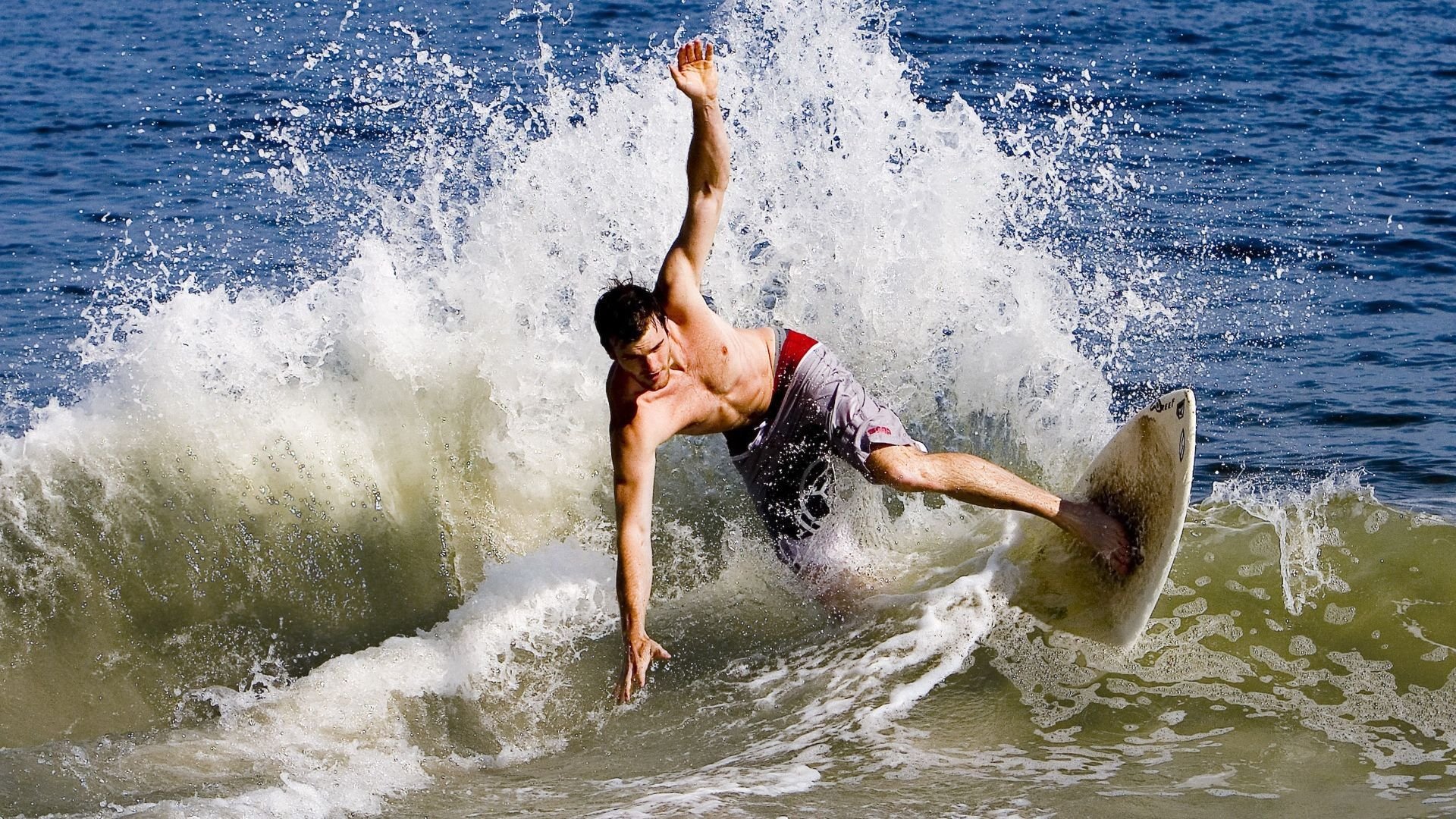 冰与火之歌,马刺绝境翻盘与克莱的炽热宣言