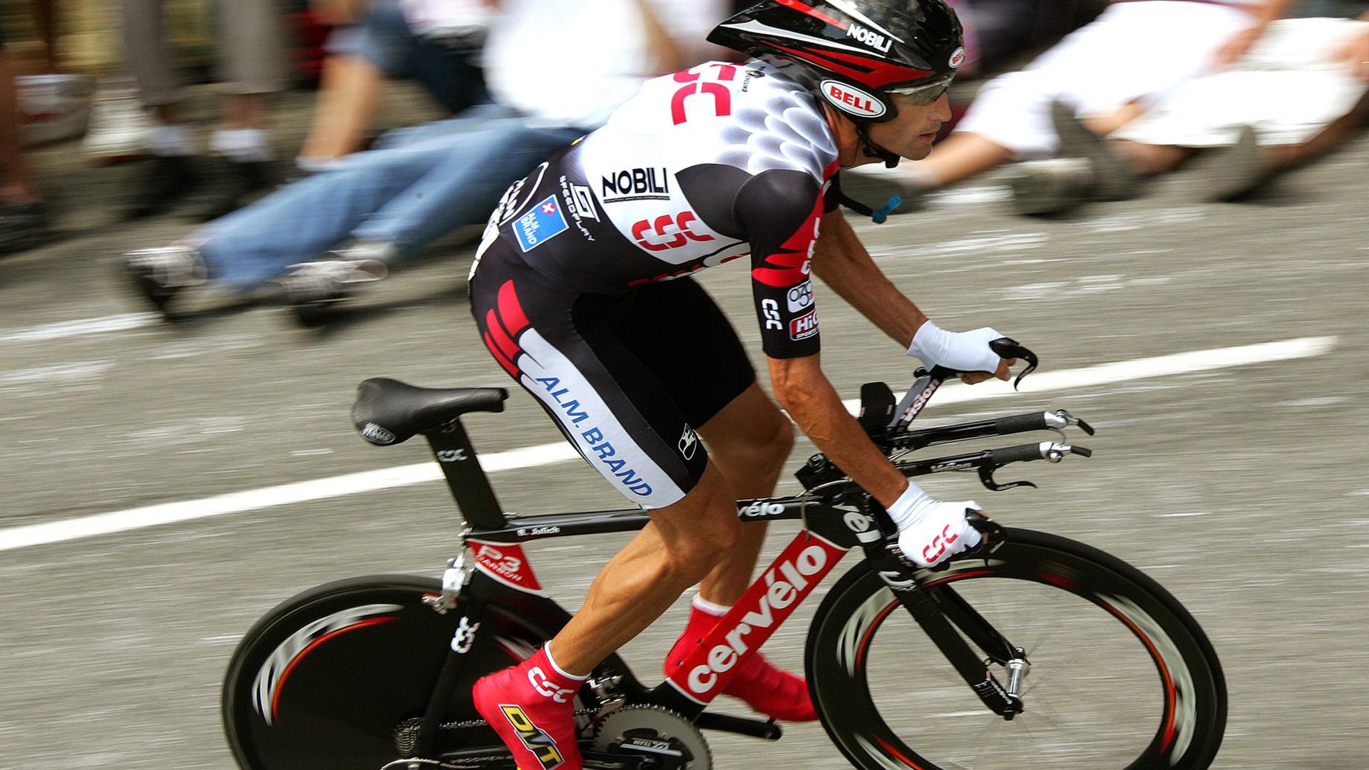 开云官网-旧王座与新权杖，阿尔卡拉斯如何用一场碾压为网球世界加冕新王