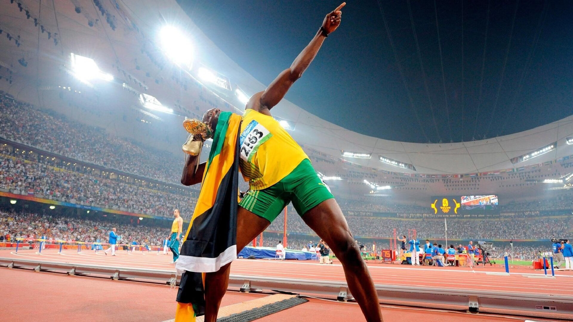 逆转的鹰翼与统治的棋盘，当波兰足球鏖战英格兰，樊振东征服乒乓战场